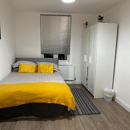 2 Bedroom Apartment Λονδίνο Εξωτερικό φωτογραφία
